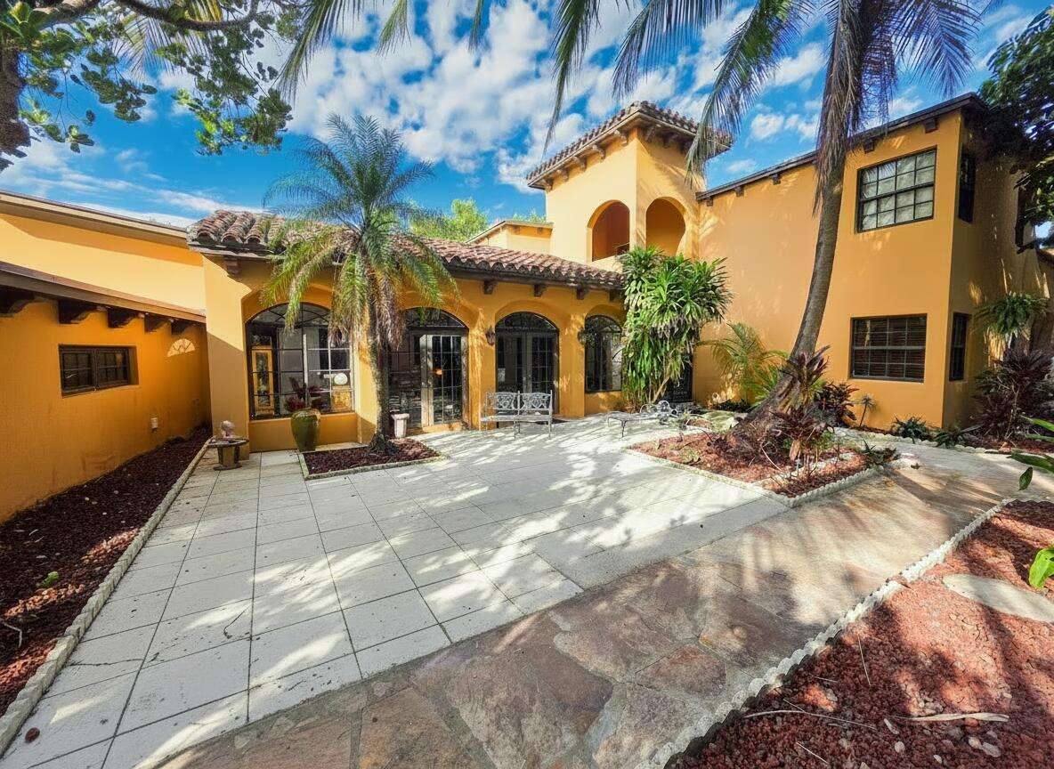 4200 Surf, Hollywood, FL 33019 - For Sale photo 6