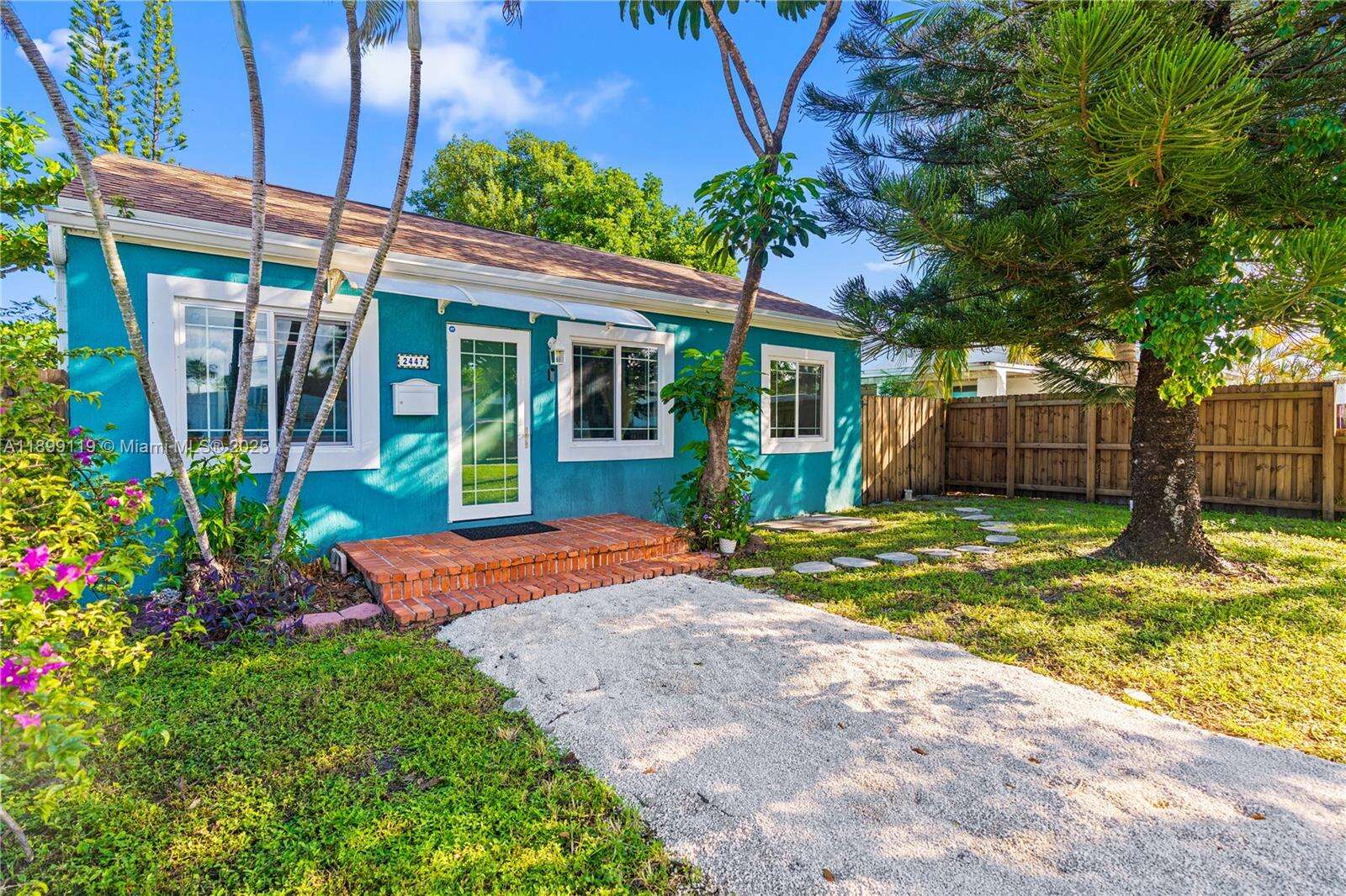 2447 Wilson St, Hollywood, FL 33020 | Picture 1