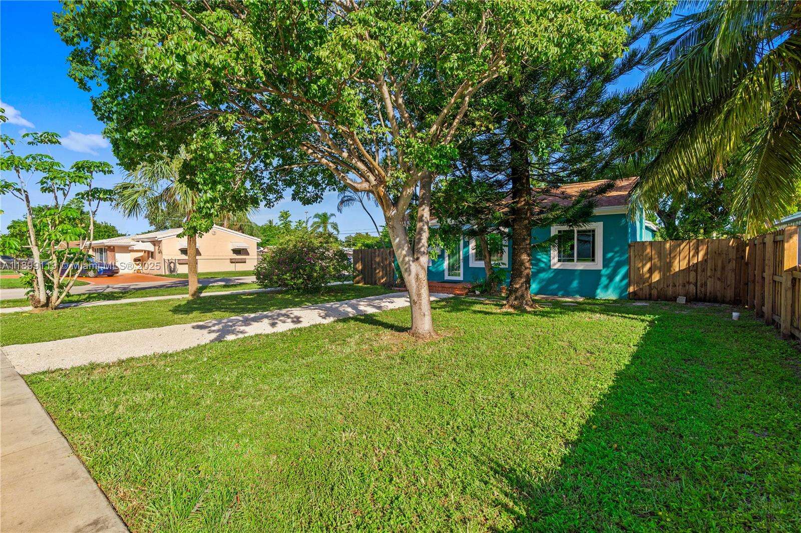 2447 Wilson St, Hollywood, FL 33020 | Picture 4