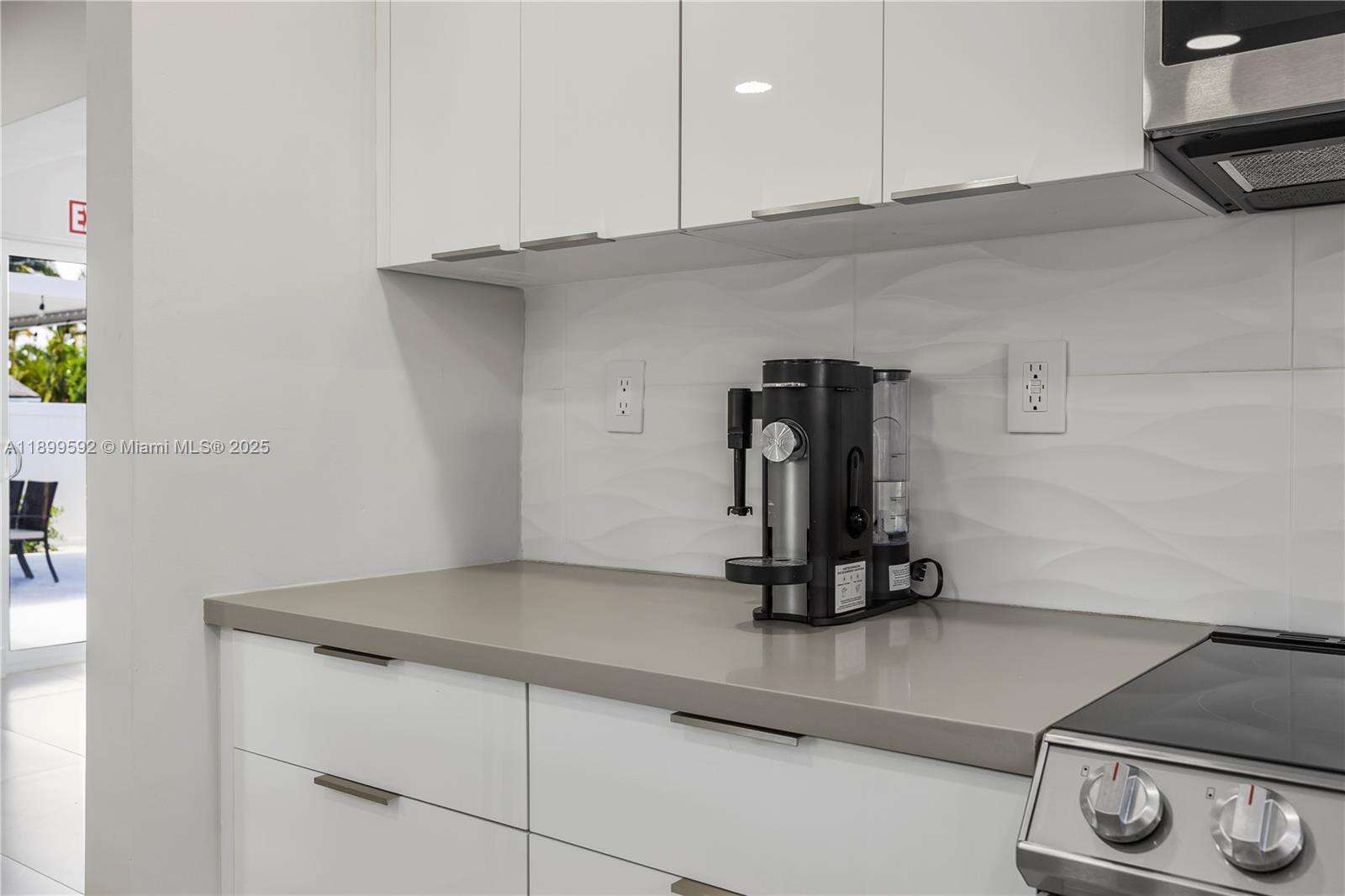 1104 13th Ter, Hollywood, FL 33019 | Picture 11