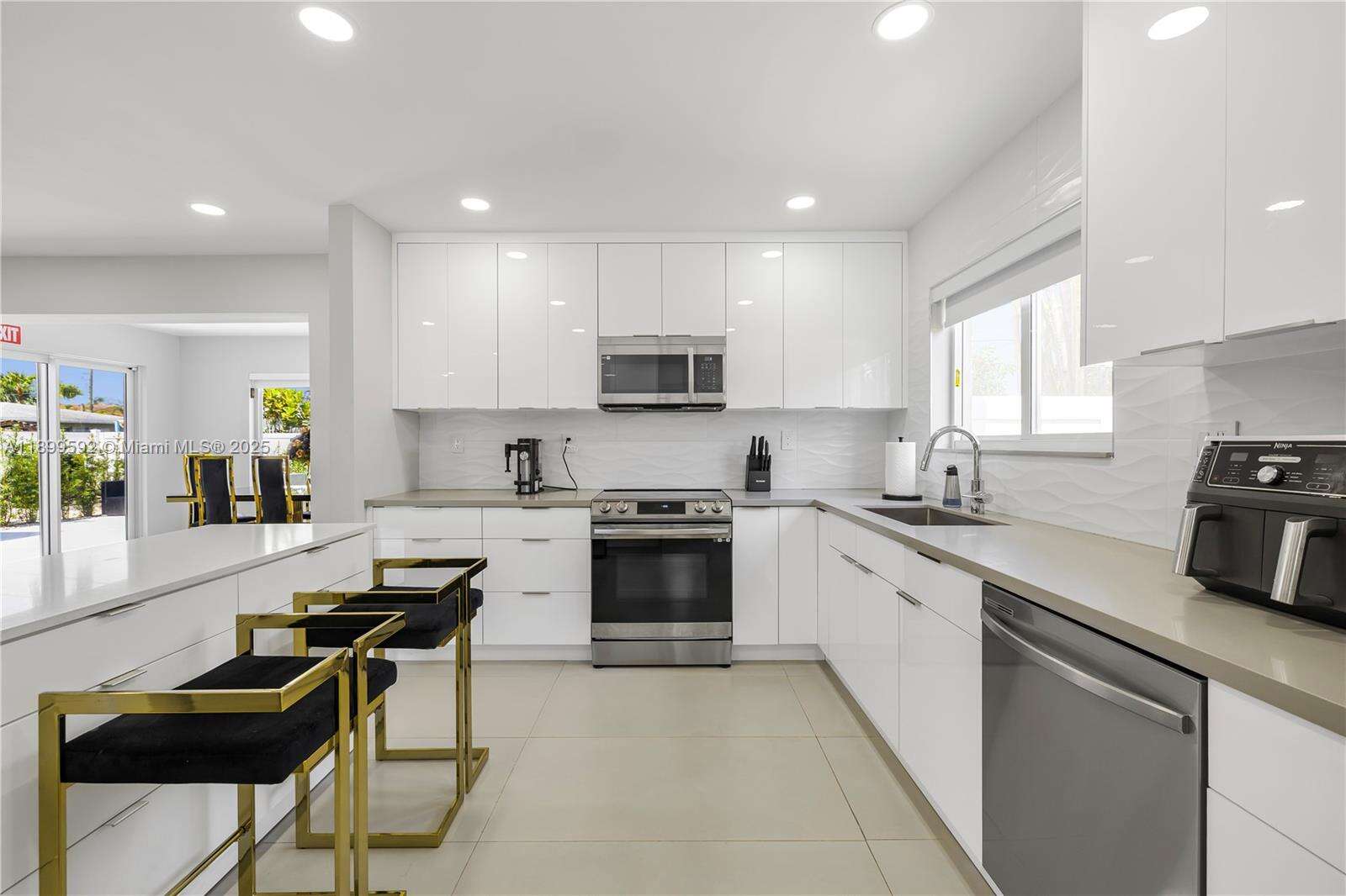 1104 13th Ter, Hollywood, FL 33019 | Picture 25