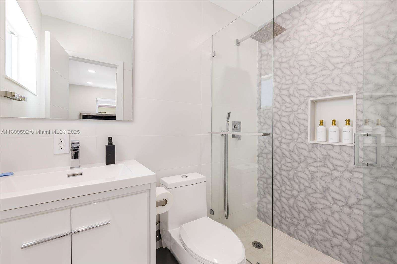 1104 13th Ter, Hollywood, FL 33019 | Picture 44