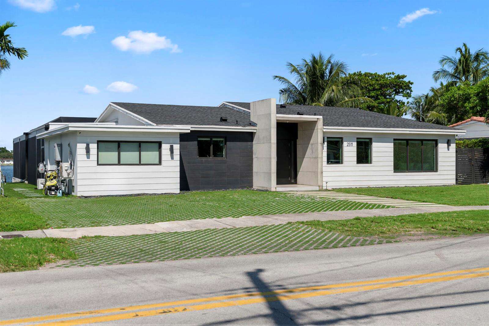 2511 209th, Miami, FL 33180 - For Sale photo 3