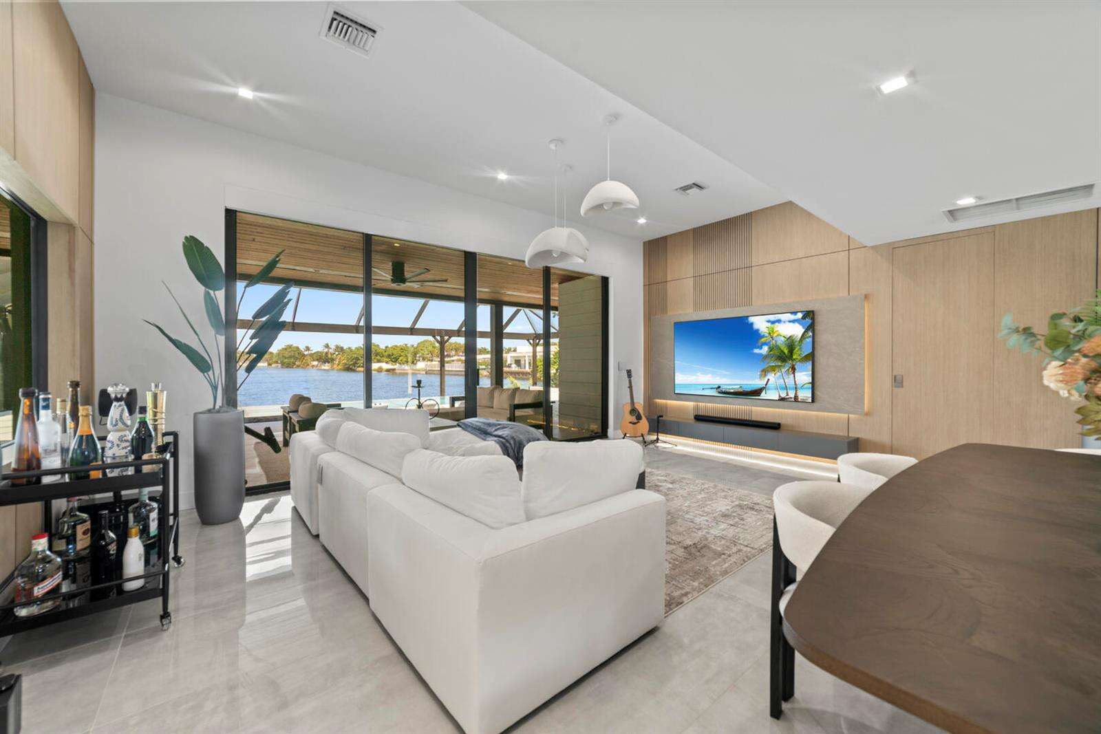 2511 209th, Miami, FL 33180 - For Sale photo 6