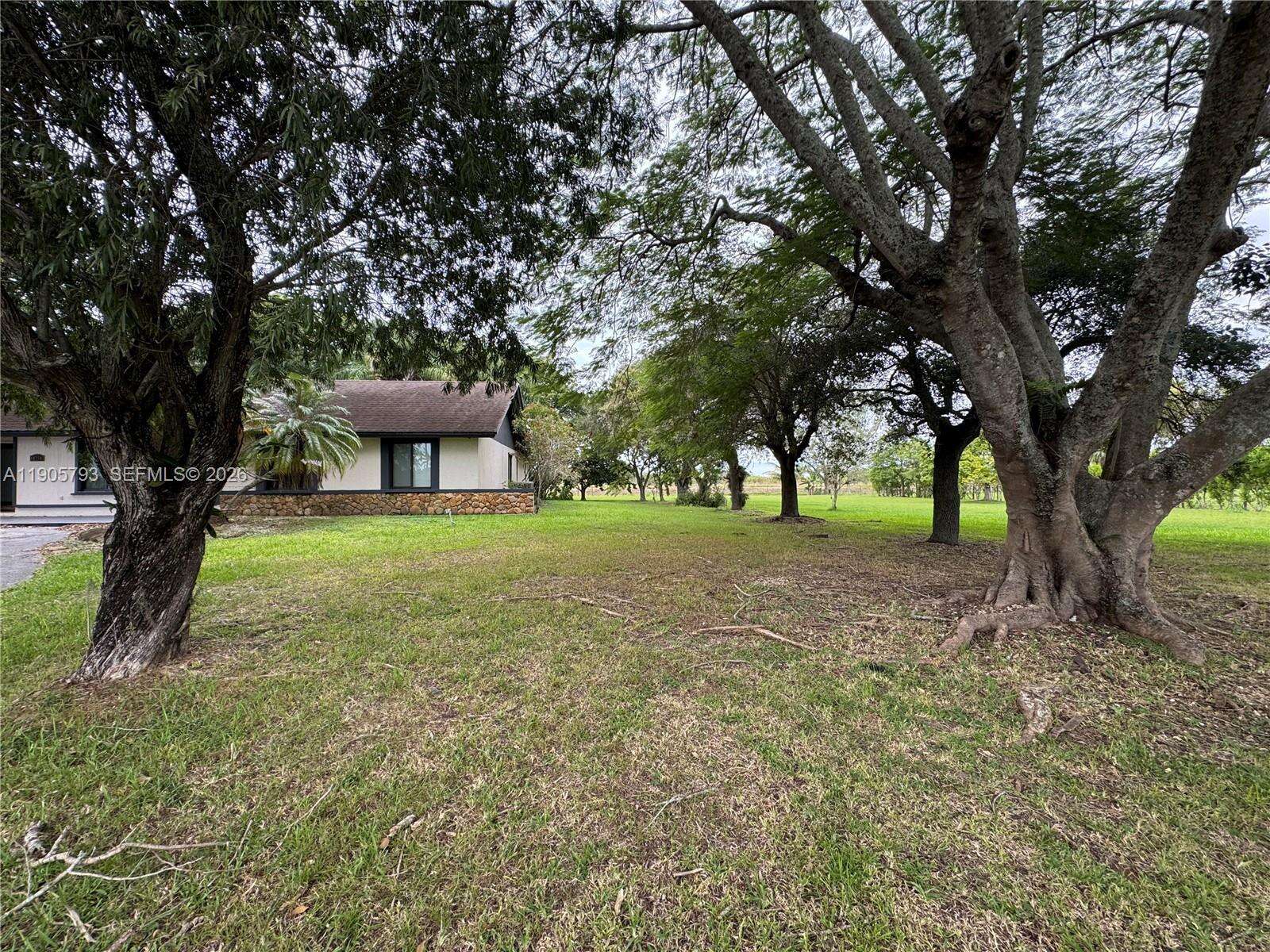 18750 207th Ave, Miami, FL 33187 - For Sale photo 2