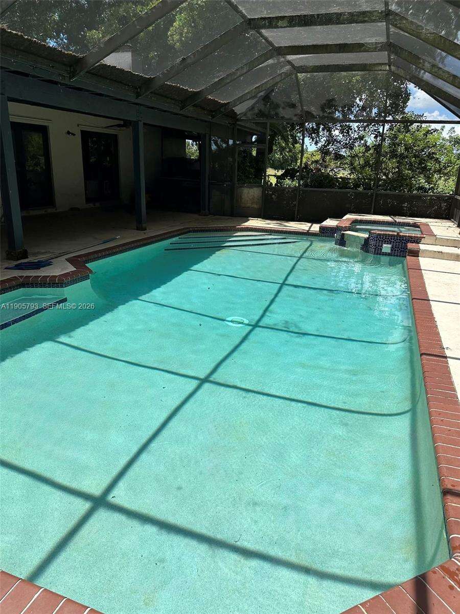 18750 207th Ave, Miami, FL 33187 - For Sale photo 8