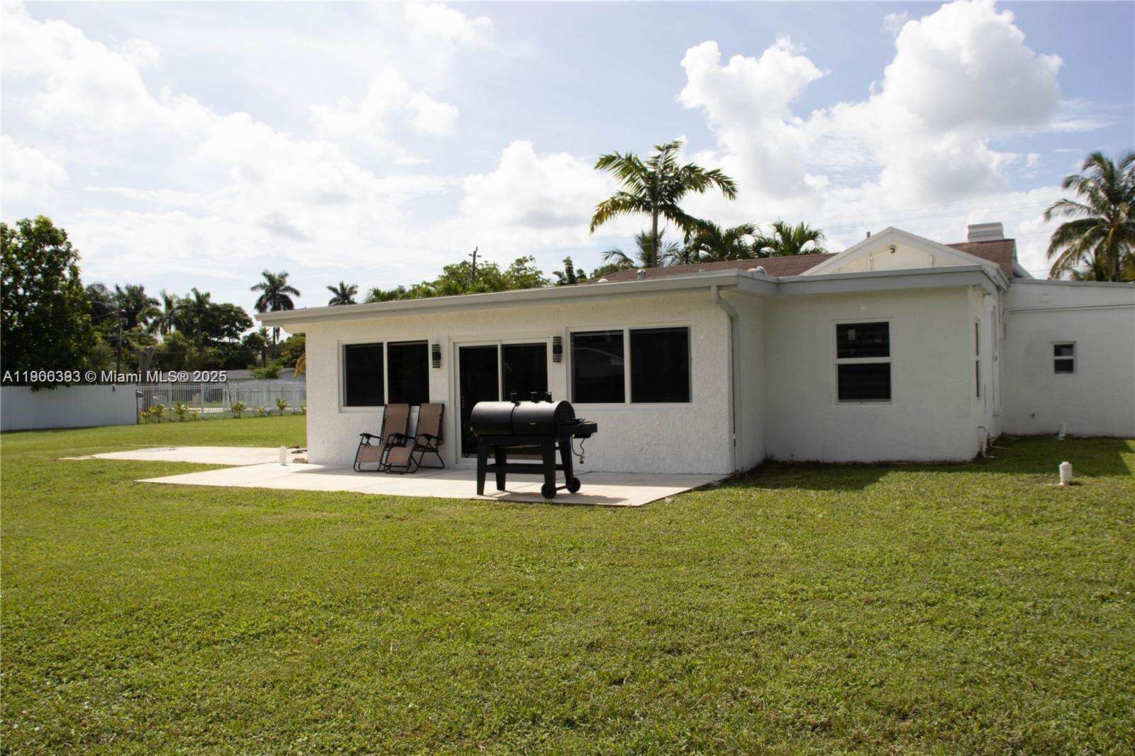 295 150th St, Miami, FL 33161 - For Sale photo 11
