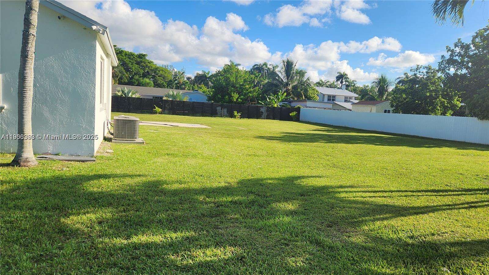 295 150th St, Miami, FL 33161 - For Sale photo 8
