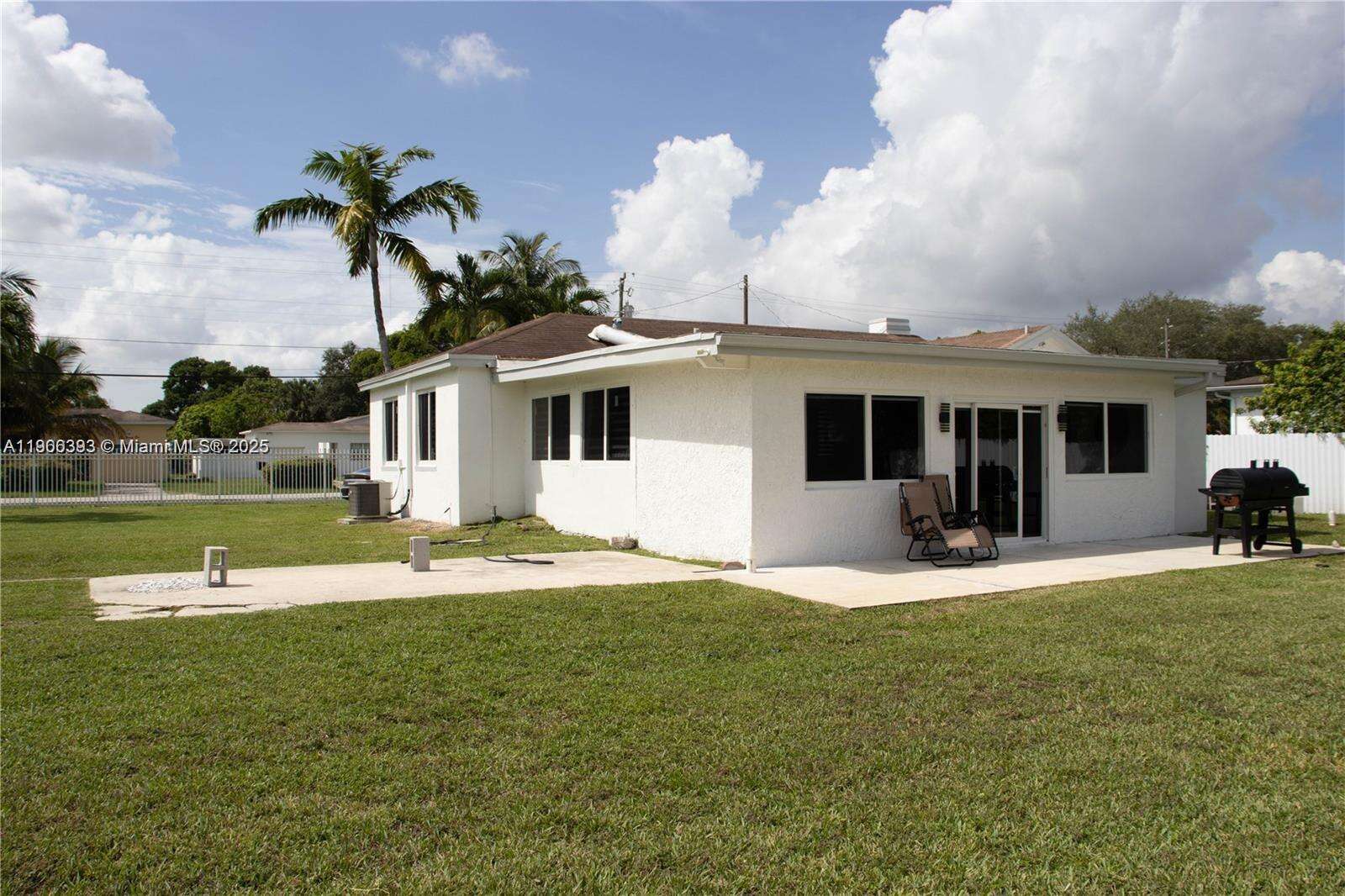 295 150th St, Miami, FL 33161 - For Sale photo 9