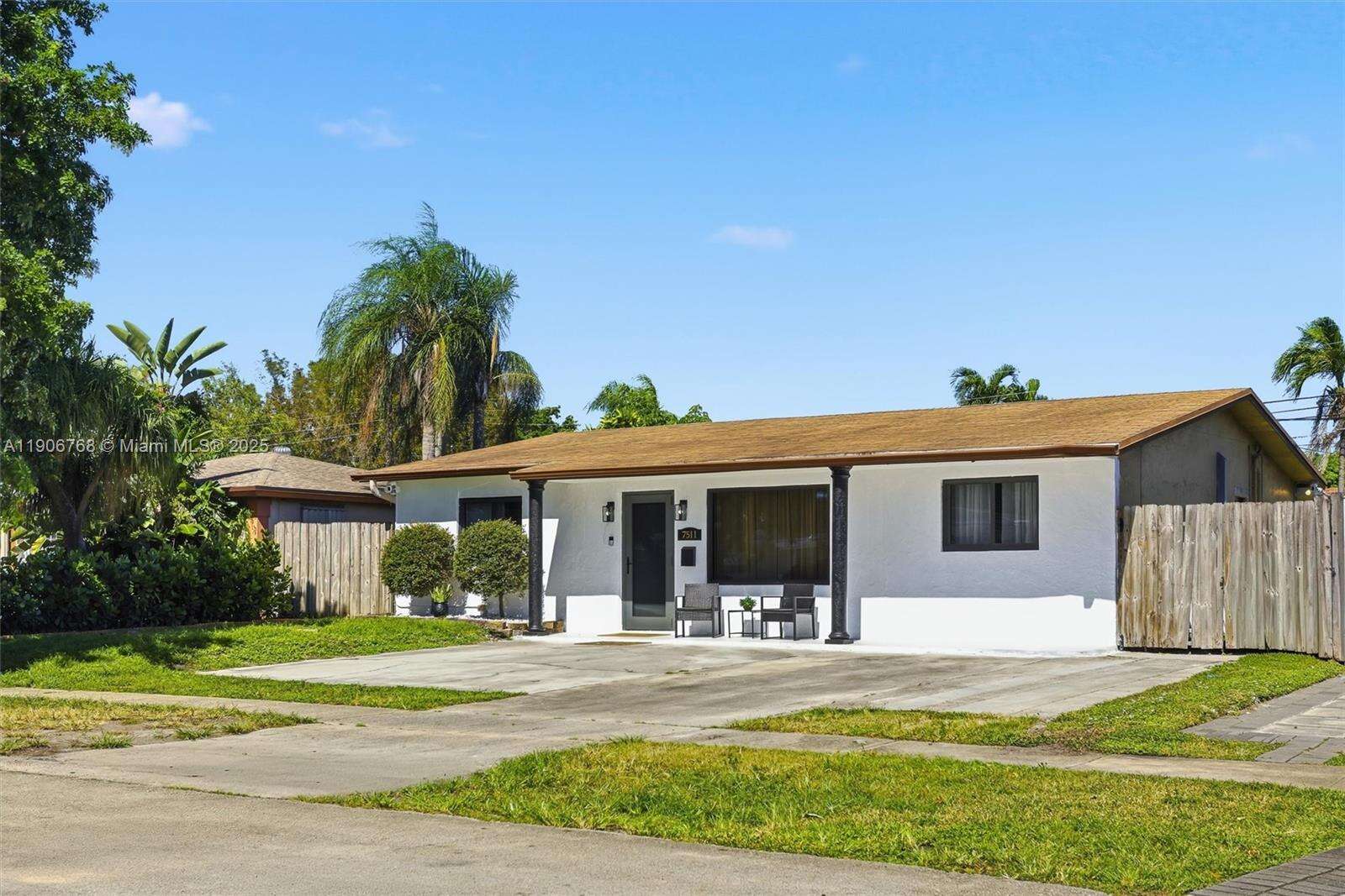 7511 Taylor St, Hollywood, FL 33024 - For Sale photo 2
