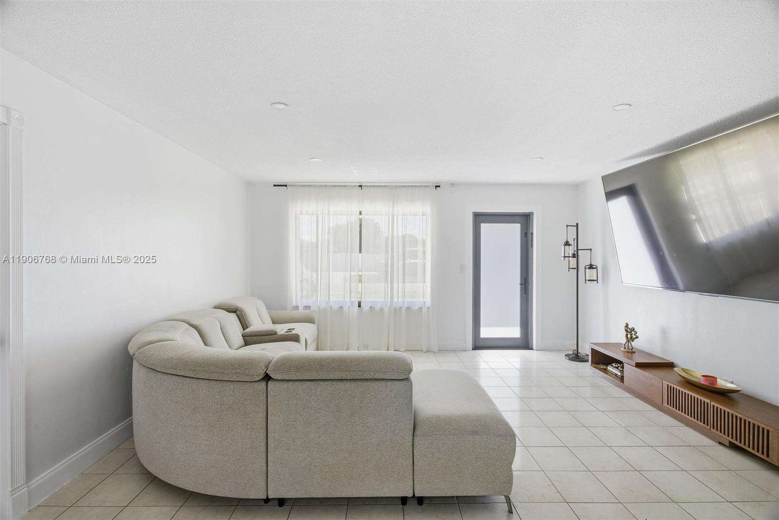 7511 Taylor St, Hollywood, FL 33024 - For Sale photo 9