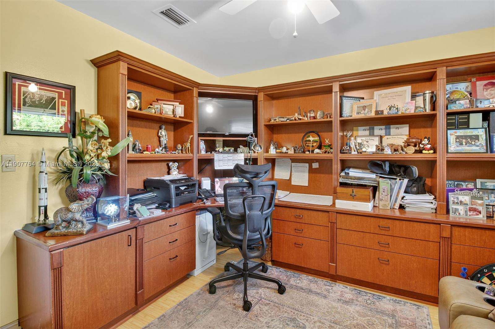 15010 Dunbarton Pl, Miami Lakes, FL 33016 | Picture 15