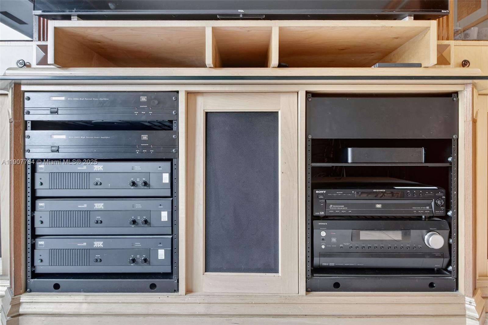 15010 Dunbarton Pl, Miami Lakes, FL 33016 | Picture 3