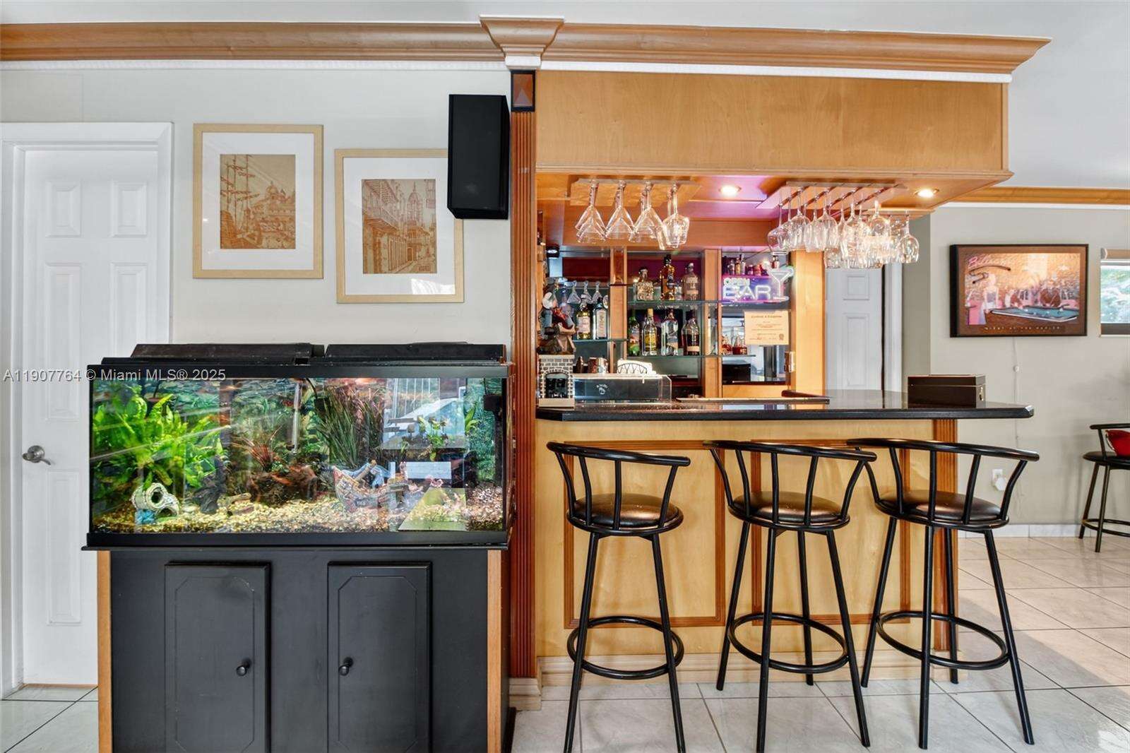 15010 Dunbarton Pl, Miami Lakes, FL 33016 | Picture 4