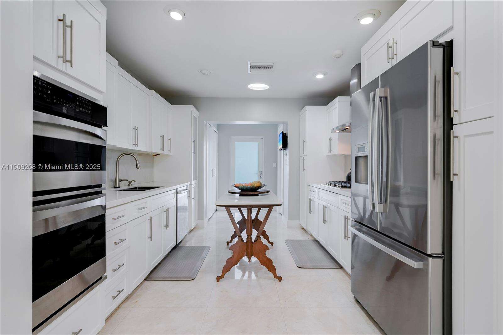 1616 Bayshore Dr, Miami, FL 33133 | Picture 16