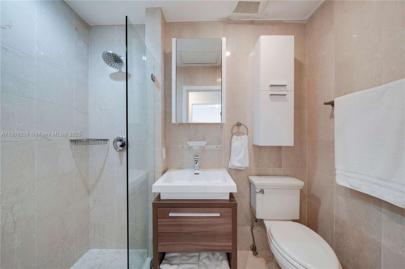 1616 Bayshore Dr, Miami, FL 33133 | Picture 24