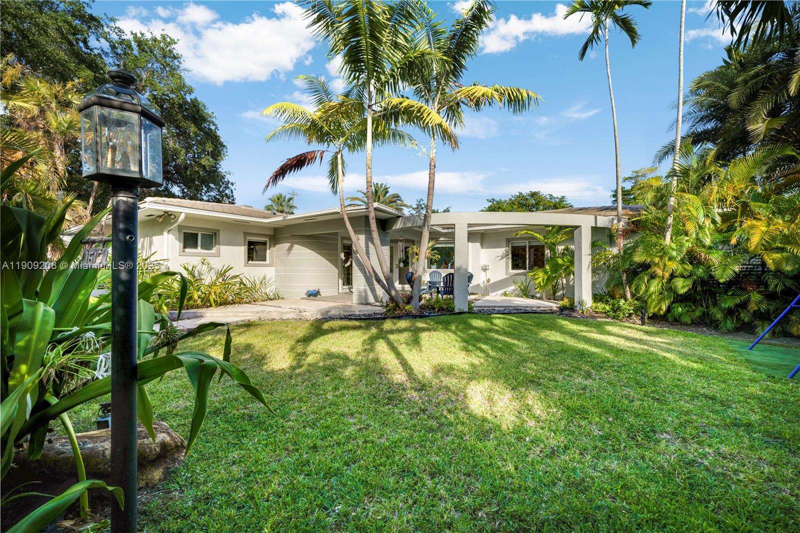 1616 Bayshore Dr, Miami, FL 33133 | Picture 35