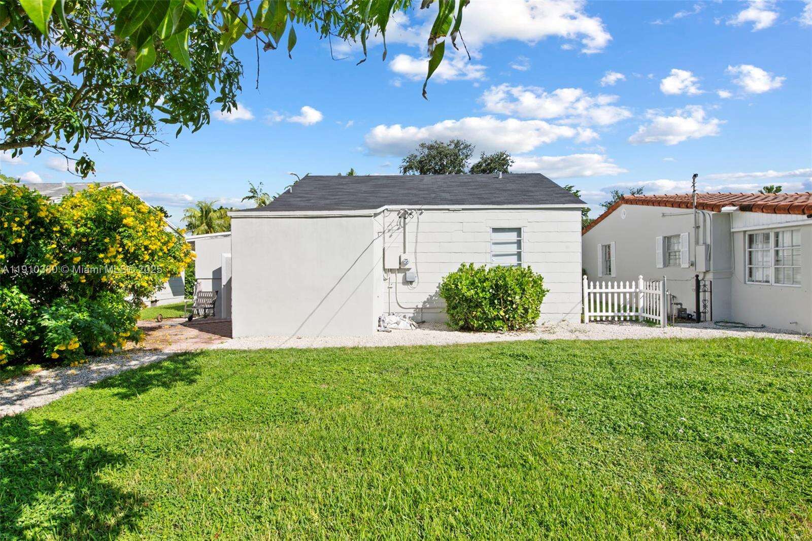 2230 Cleveland St, Hollywood, FL 33020 - For Sale photo 4