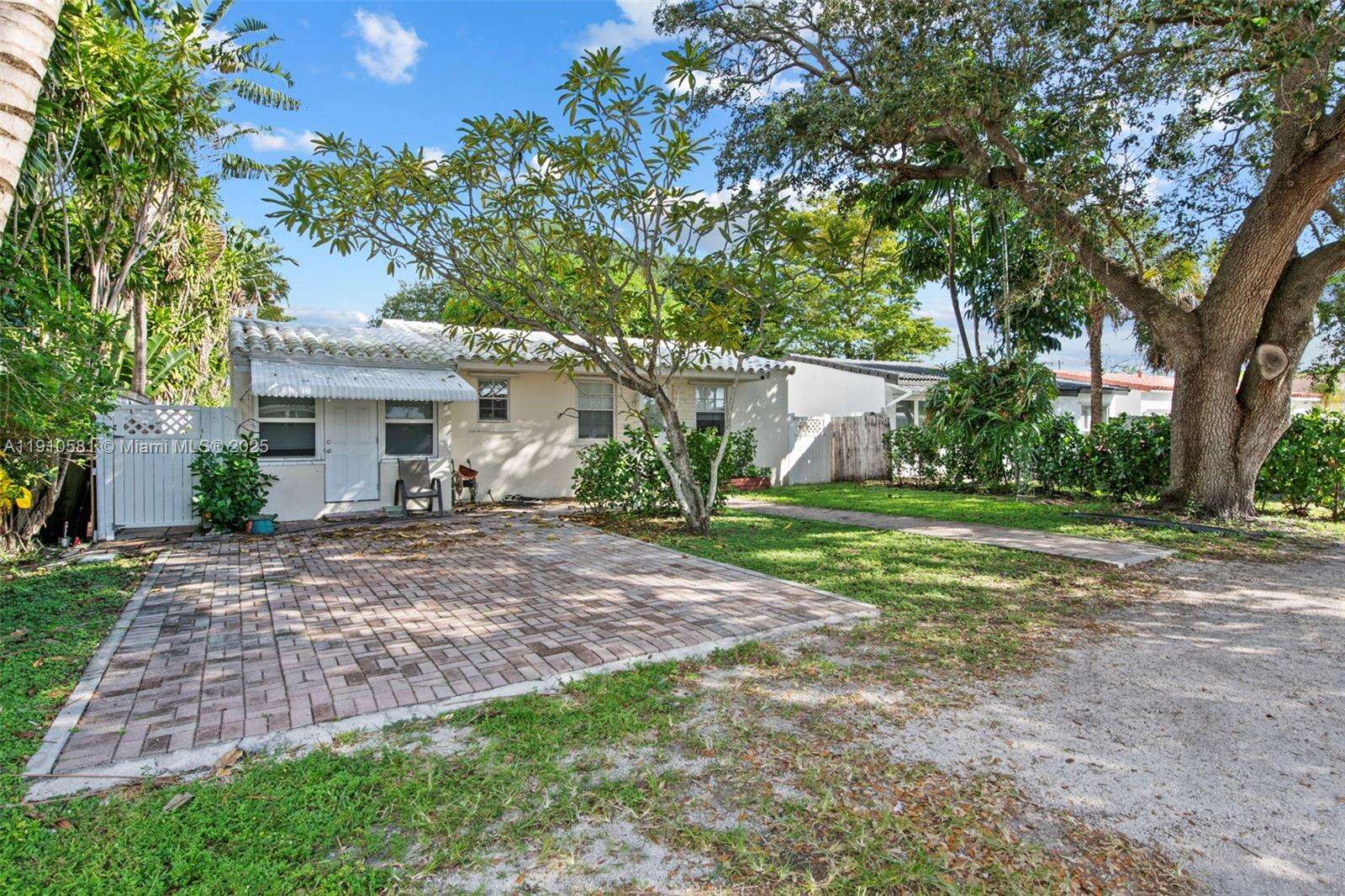 2231 Cleveland St, Hollywood, FL 33020 - For Sale photo 2