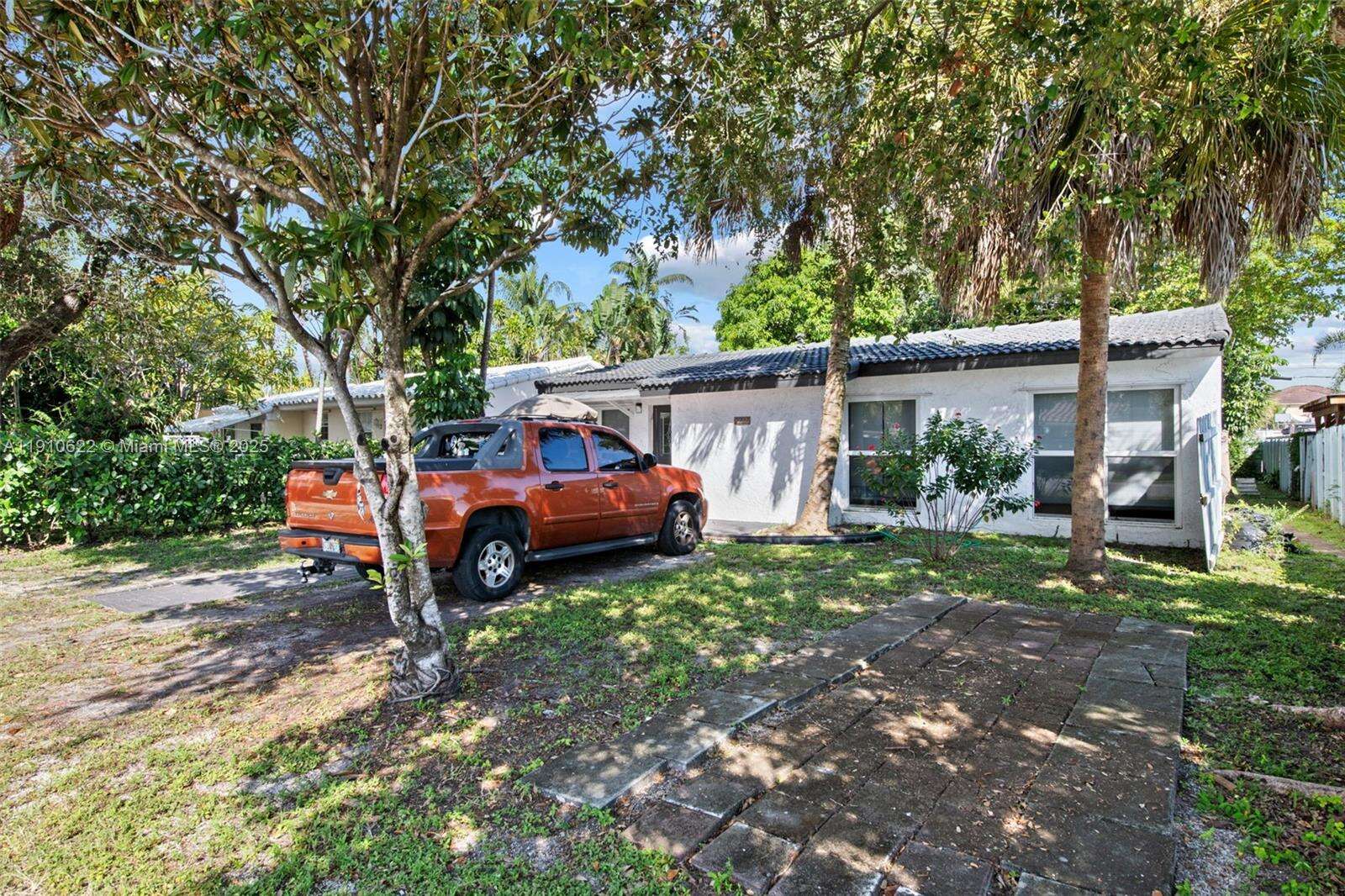2227 Cleveland St, Hollywood, FL 33020 - For Sale photo 1