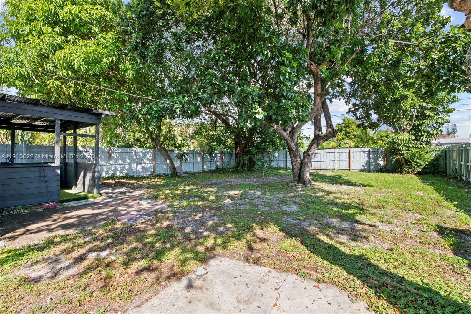 2227 Cleveland St, Hollywood, FL 33020 - For Sale photo 2