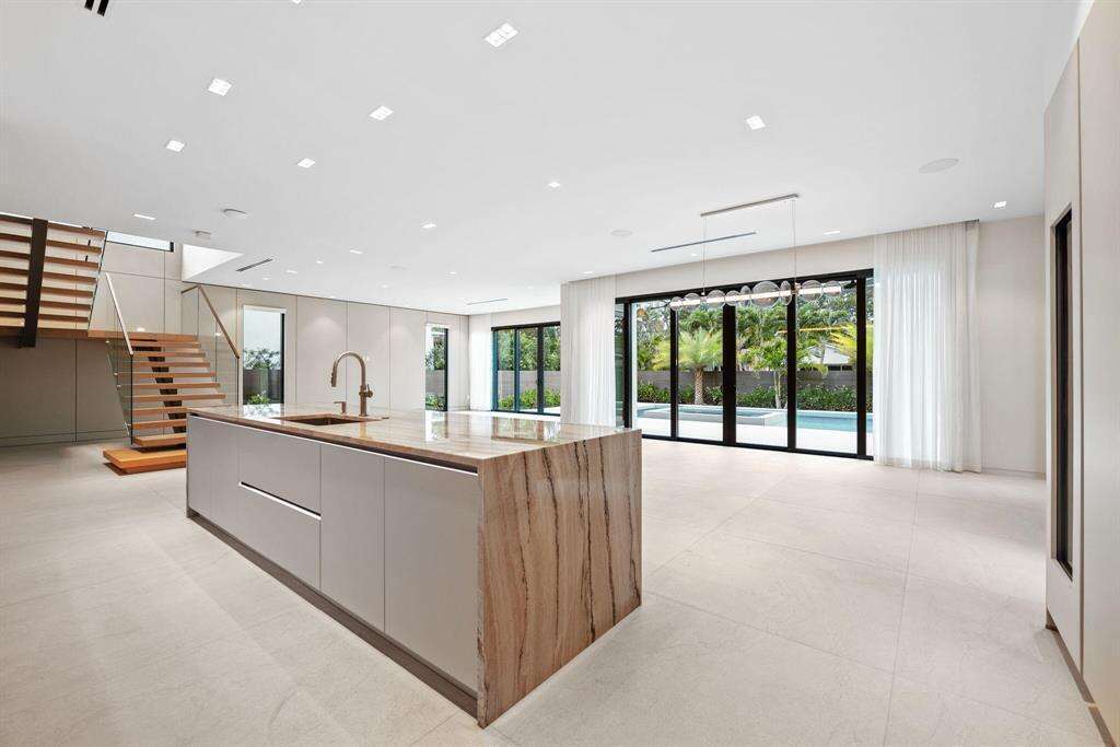 607 17th, Fort Lauderdale, FL 33304 - For Sale photo 6