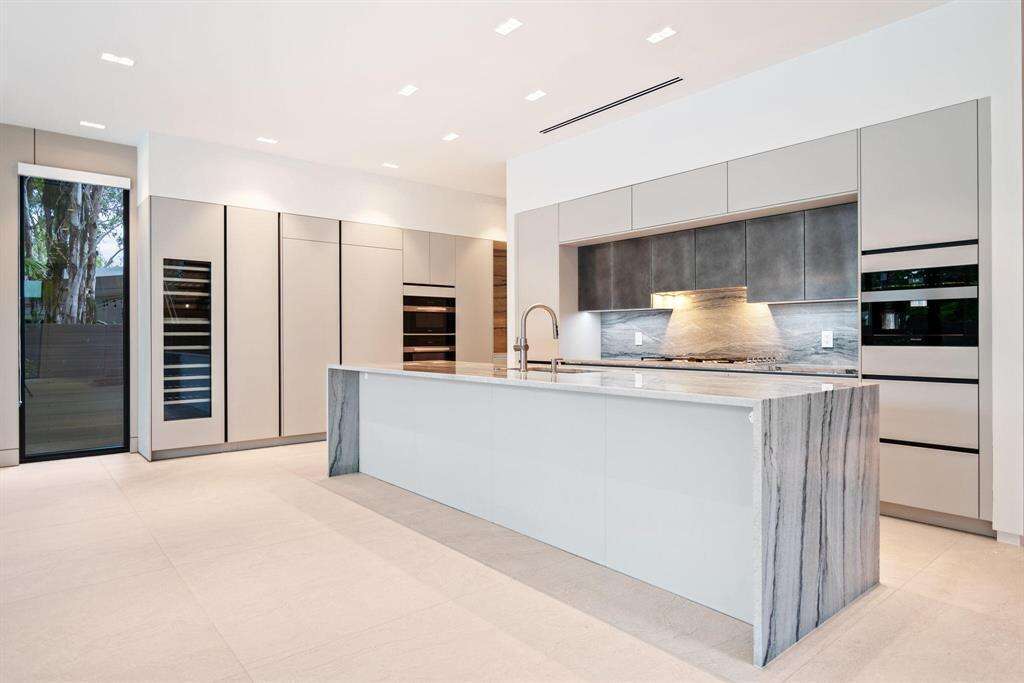 607 17th, Fort Lauderdale, FL 33304 - For Sale photo 7