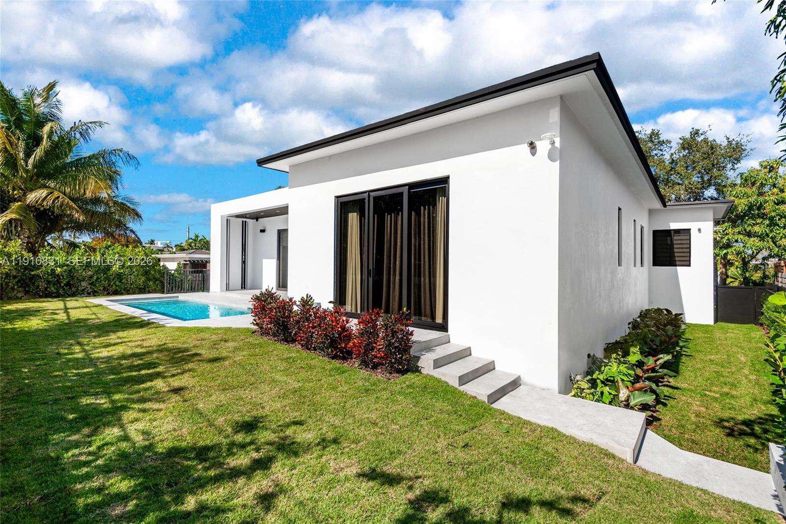 270 Shore Dr, Miami Beach, FL 33141 | Picture 38