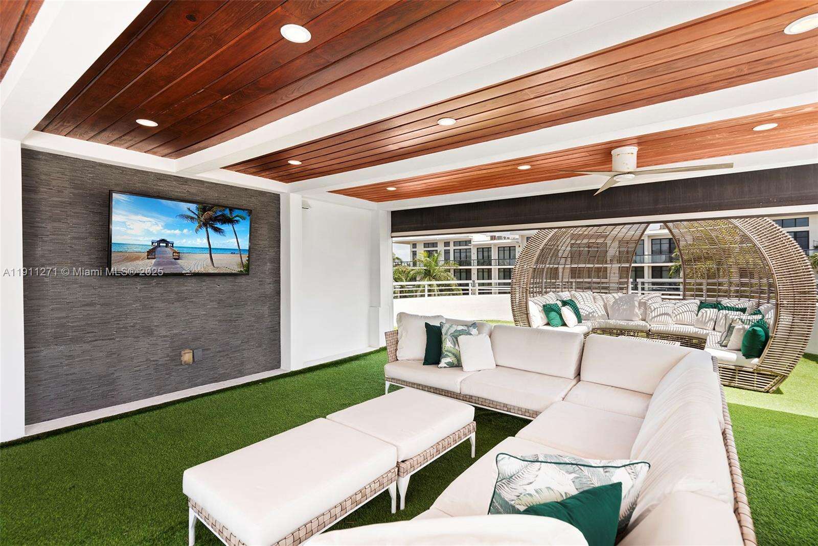 1319 Seminole Dr, Fort Lauderdale, FL 33304 - For Sale photo 10