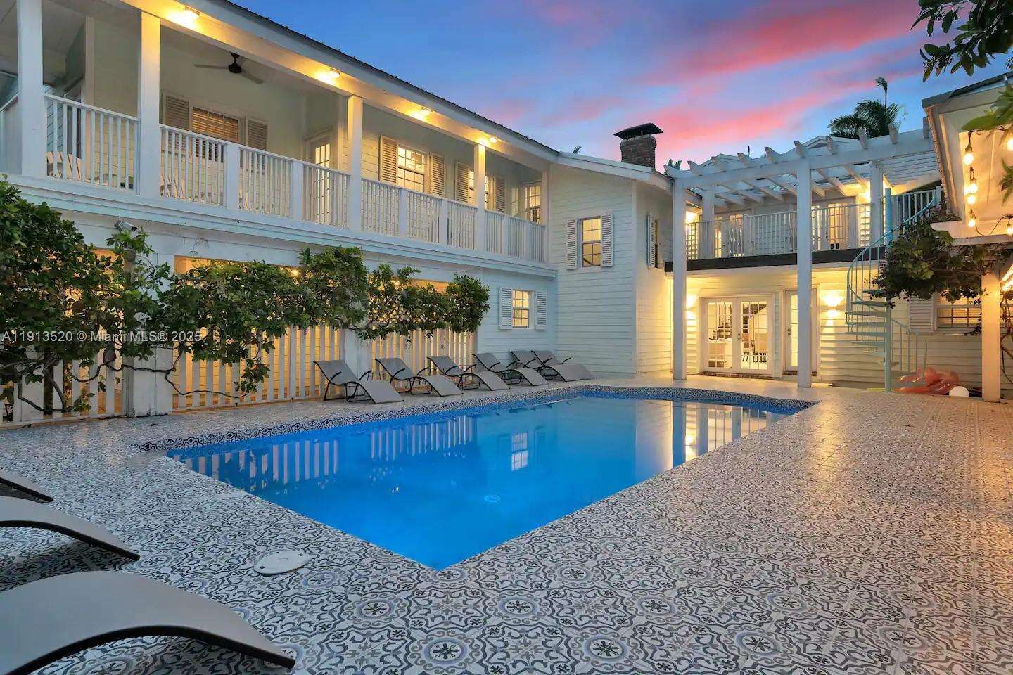 1025 Southlake Dr, Hollywood, FL 33019 | Picture 2