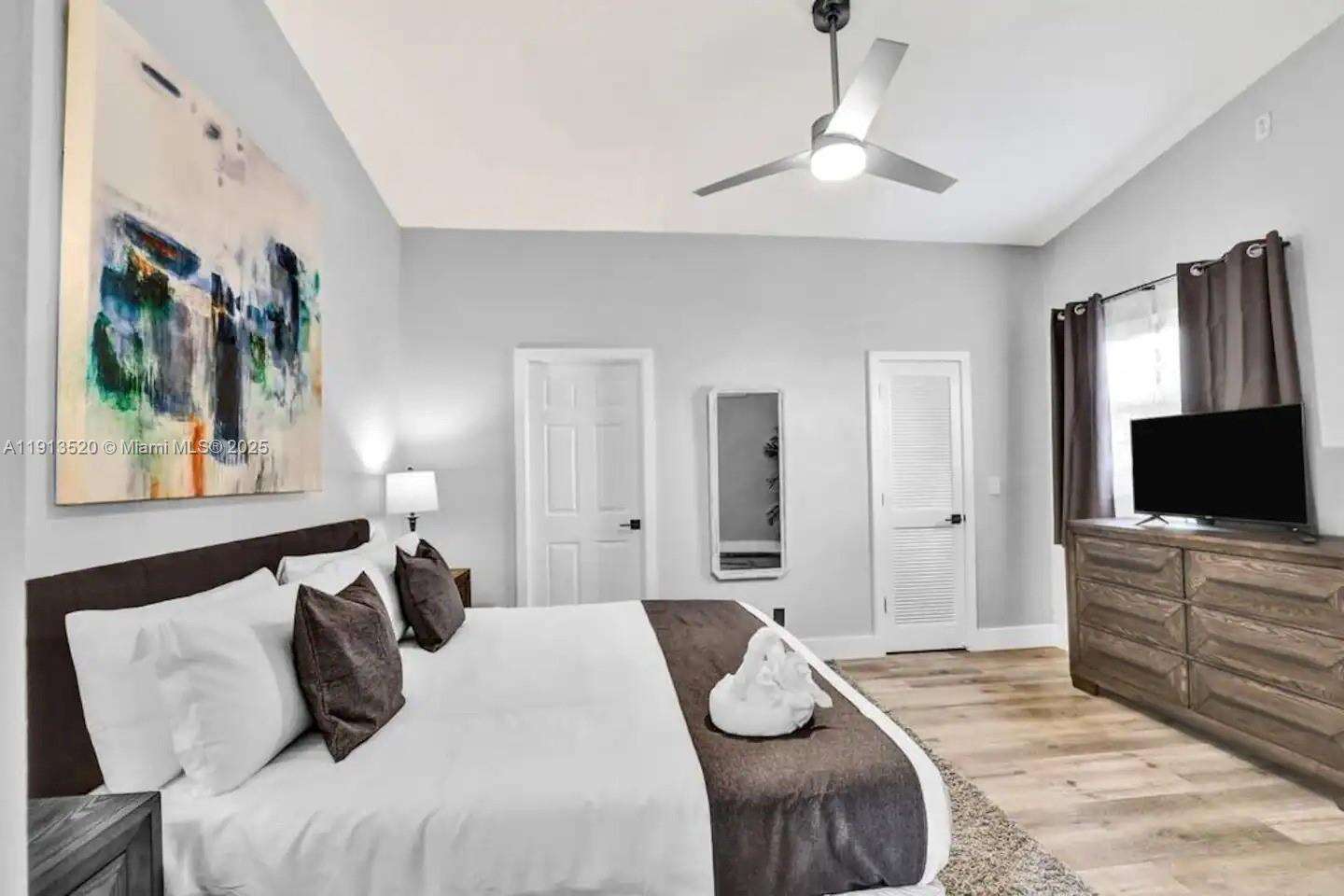 1025 Southlake Dr, Hollywood, FL 33019 | Picture 12