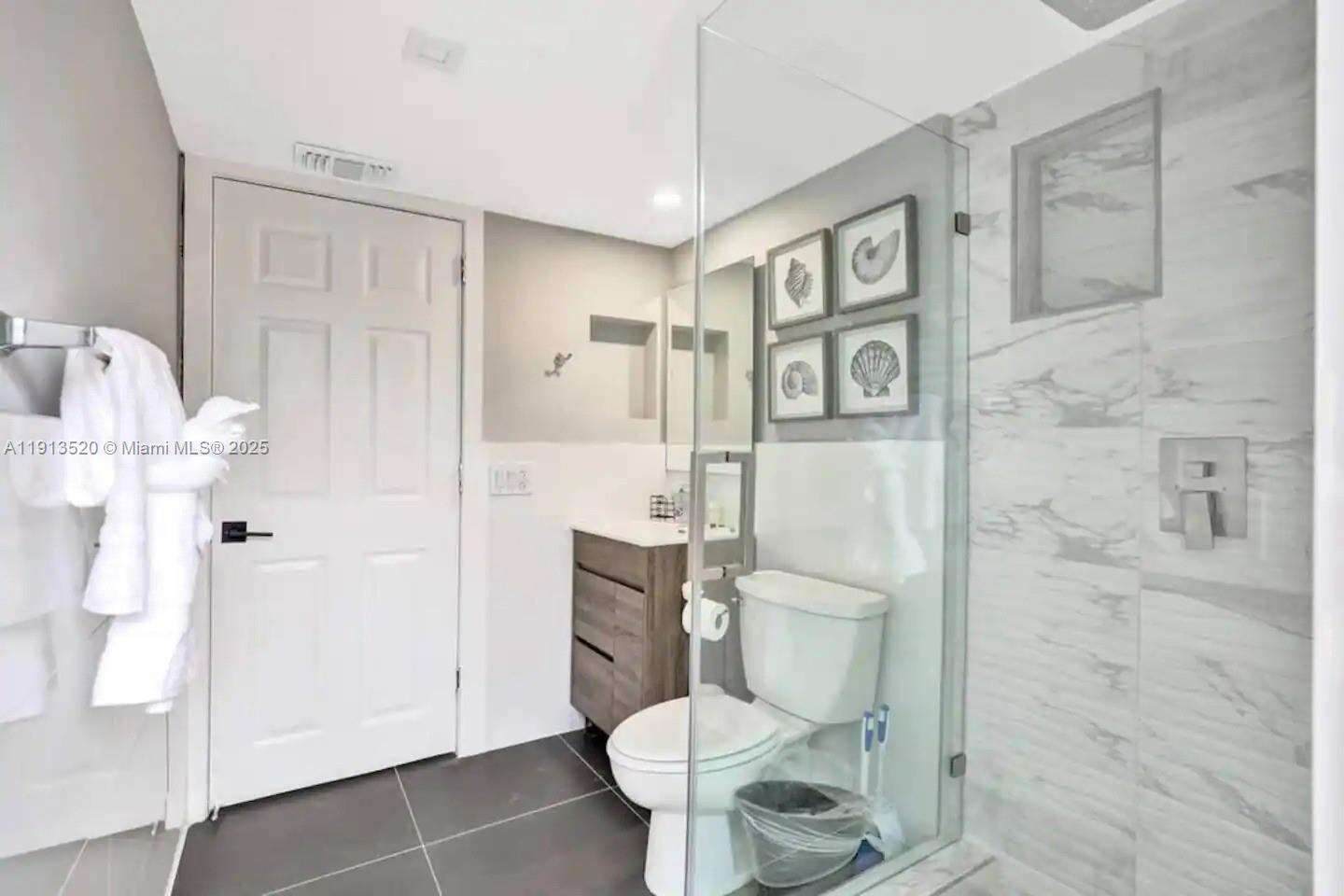 1025 Southlake Dr, Hollywood, FL 33019 | Picture 15