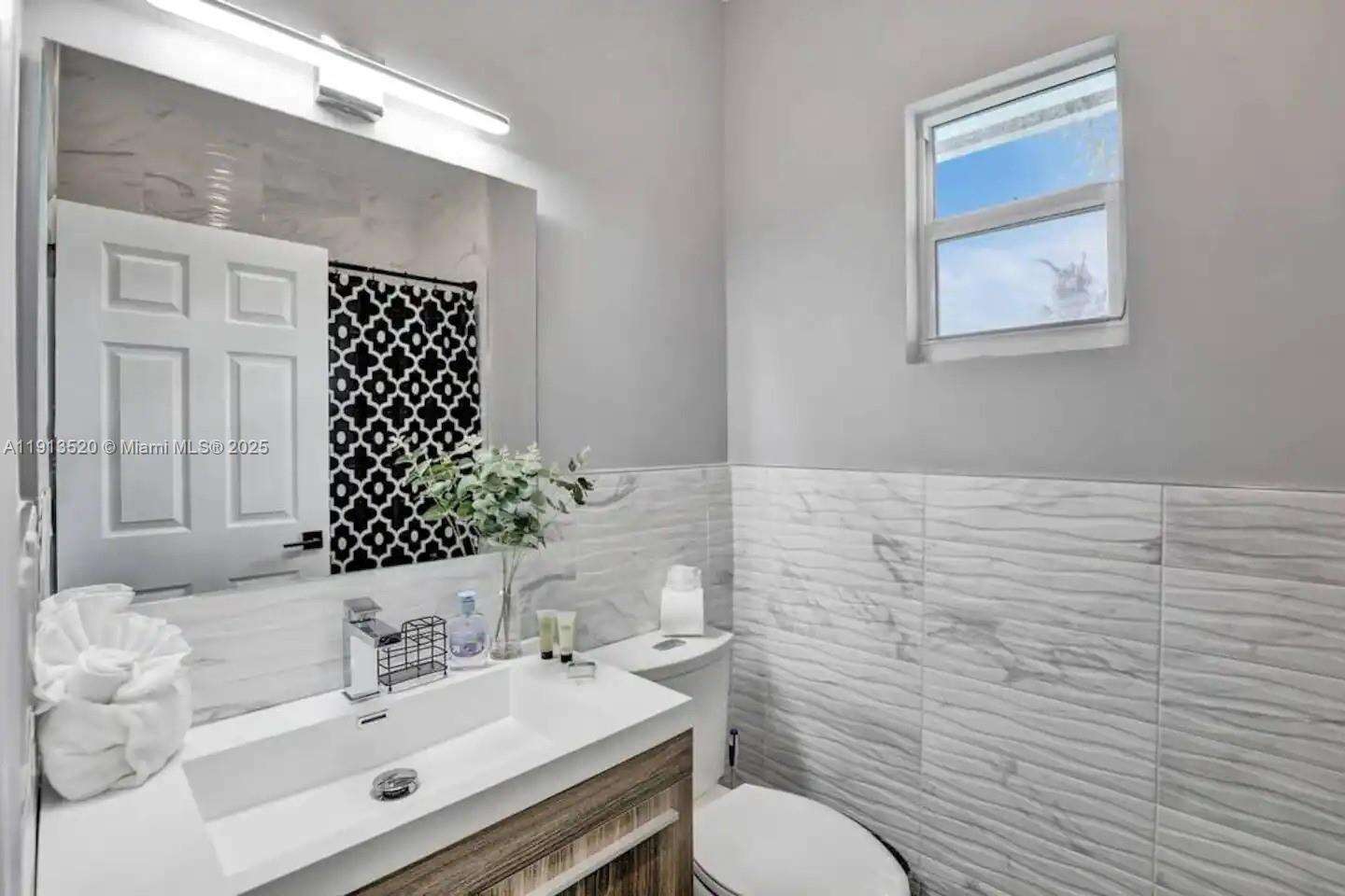 1025 Southlake Dr, Hollywood, FL 33019 | Picture 21