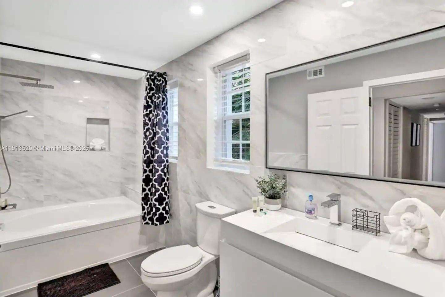 1025 Southlake Dr, Hollywood, FL 33019 | Picture 24