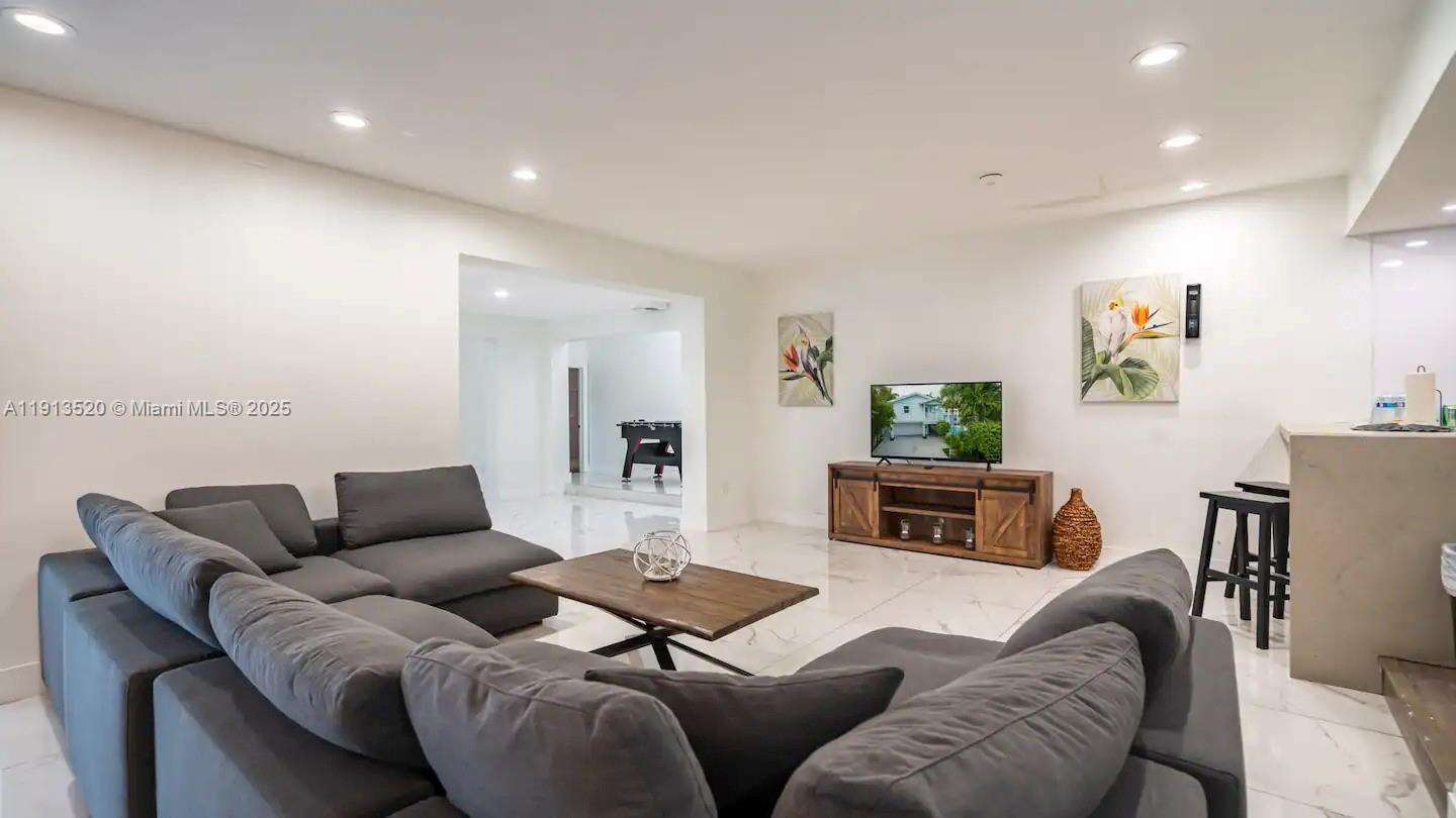 1025 Southlake Dr, Hollywood, FL 33019 | Picture 30