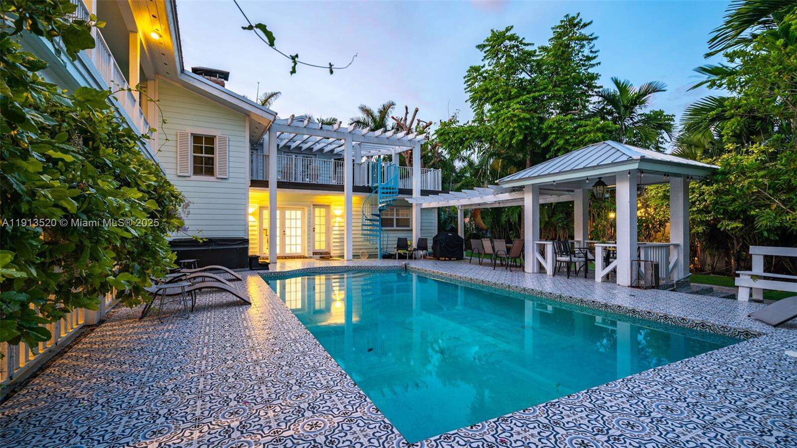 1025 Southlake Dr, Hollywood, FL 33019 | Picture 5