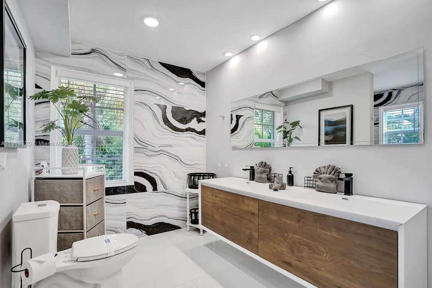 1025 Southlake Dr, Hollywood, FL 33019 | Picture 49