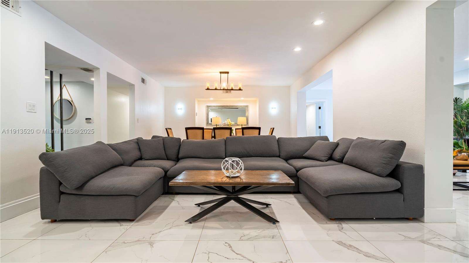 1025 Southlake Dr, Hollywood, FL 33019 | Picture 7