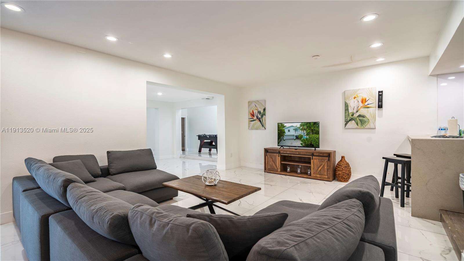 1025 Southlake Dr, Hollywood, FL 33019 | Picture 8