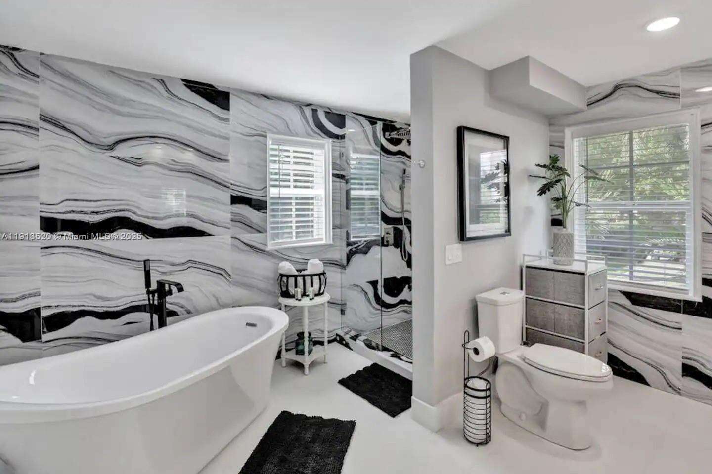 1025 Southlake Dr, Hollywood, FL 33019 | Picture 10