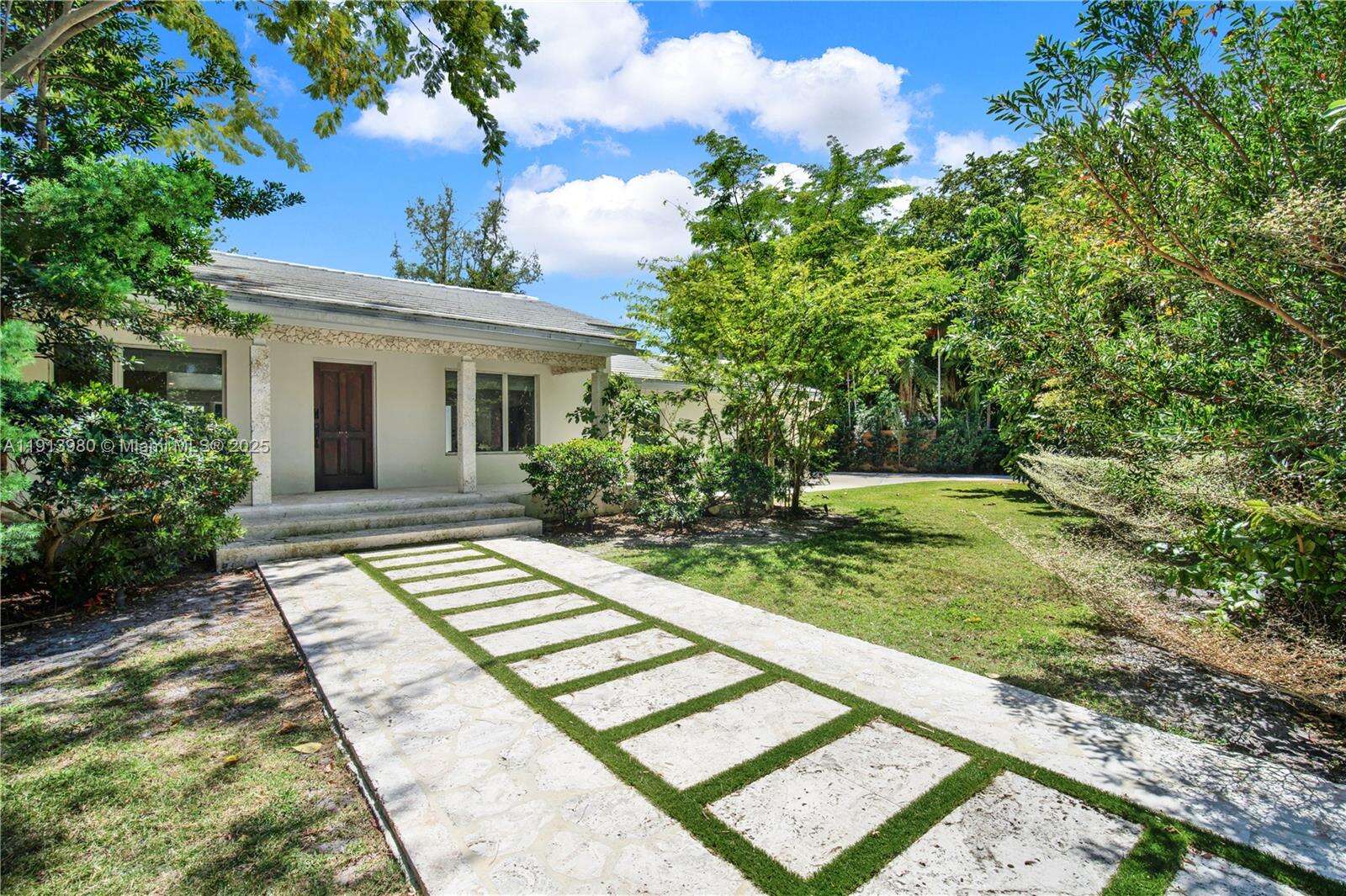 520 Bay Point Rd, Miami, FL 33137 | Picture 2