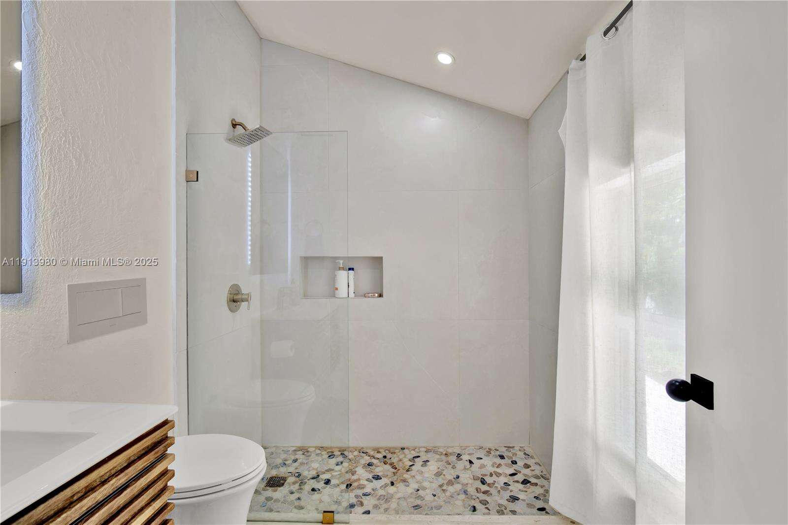 520 Bay Point Rd, Miami, FL 33137 | Picture 38