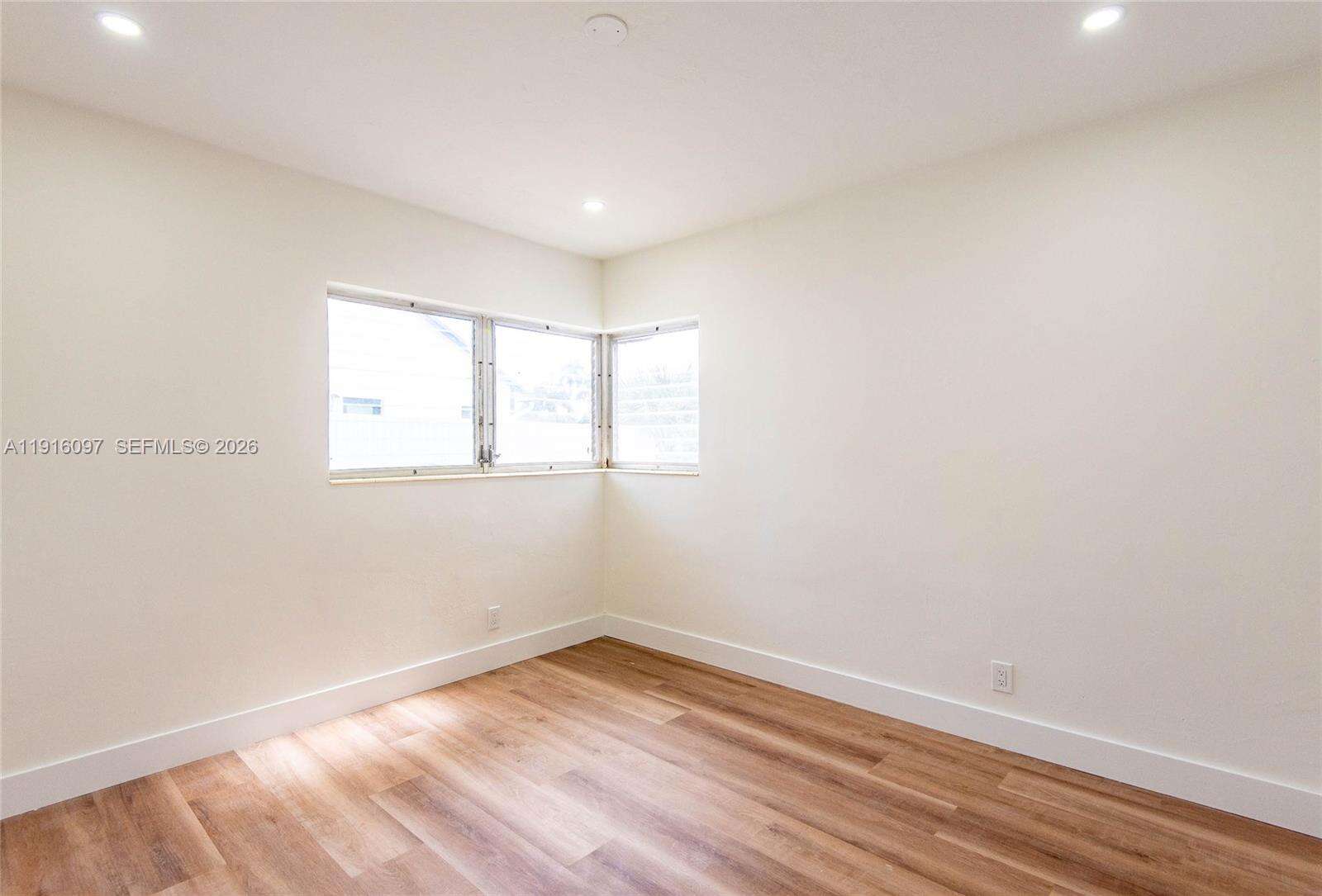 429 Evanston Cir, Fort Lauderdale, FL 33312 | Picture 16