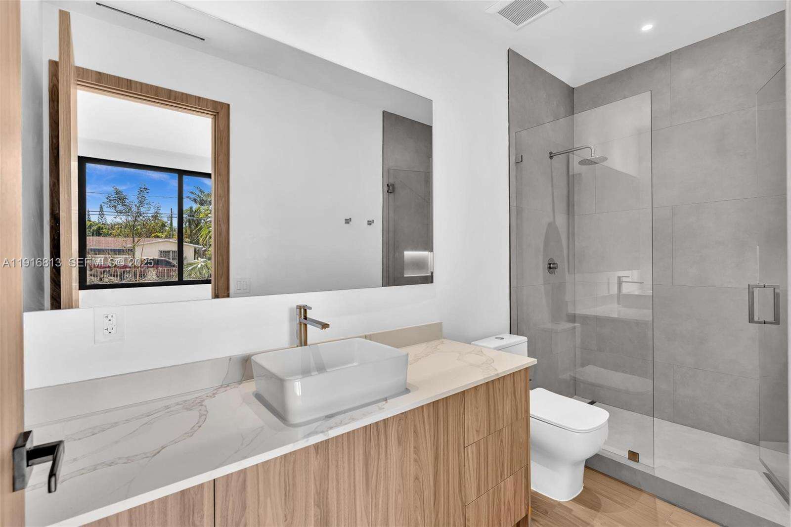 2175 25th St, Miami, FL 33133 | Picture 41