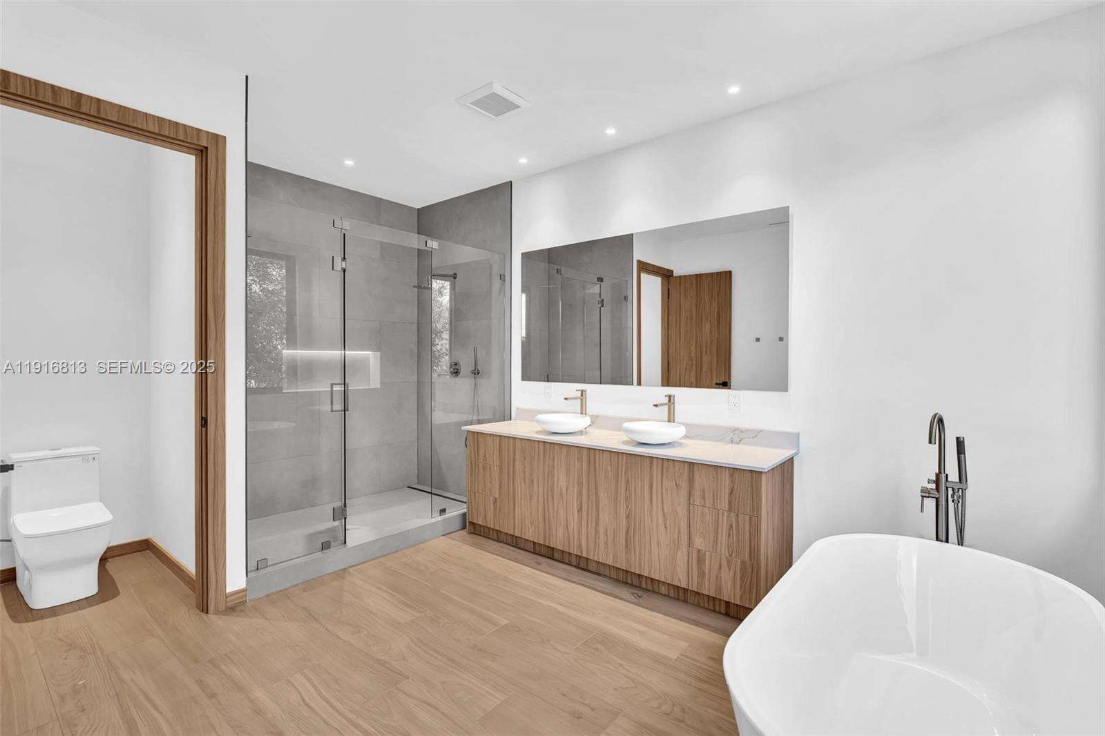 2175 25th St, Miami, FL 33133 | Picture 57