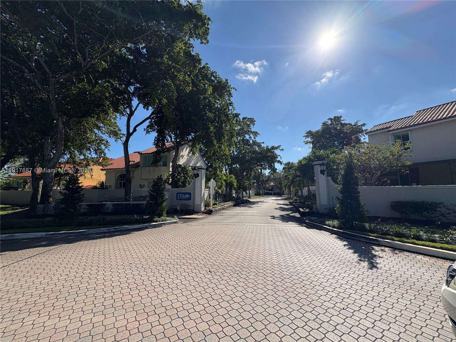 3195 36th Ave, Hollywood, FL 33021 | Picture 1