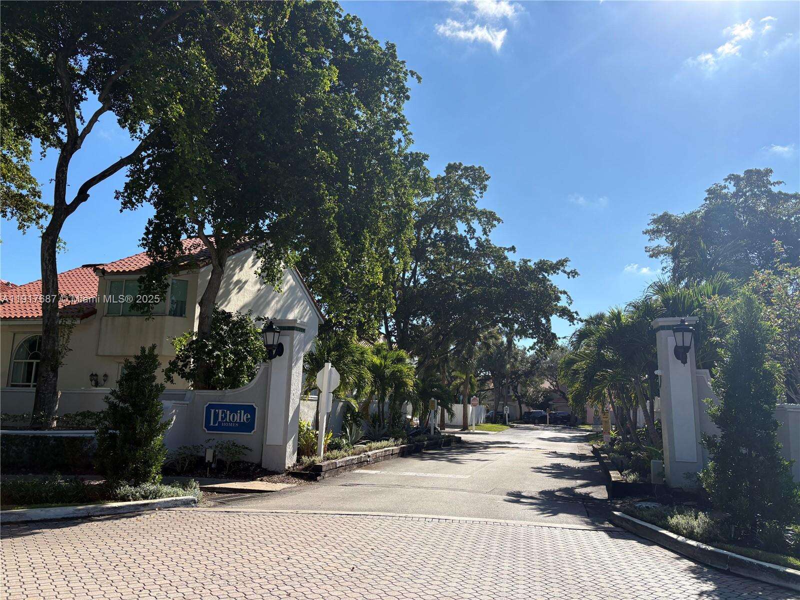 3195 36th Ave, Hollywood, FL 33021 | Picture 2