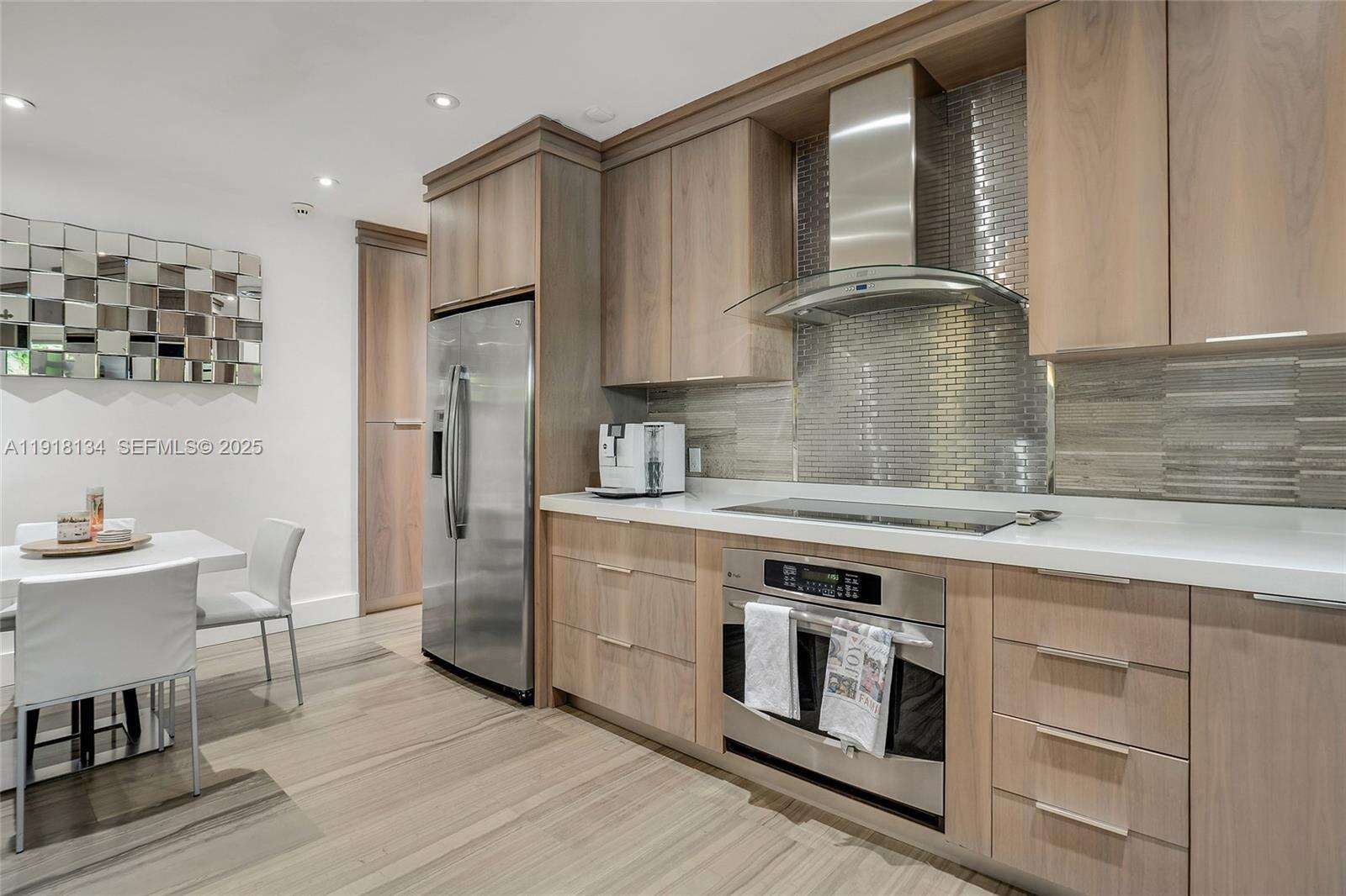 259 Shore Dr, Miami, FL 33133 | Picture 4