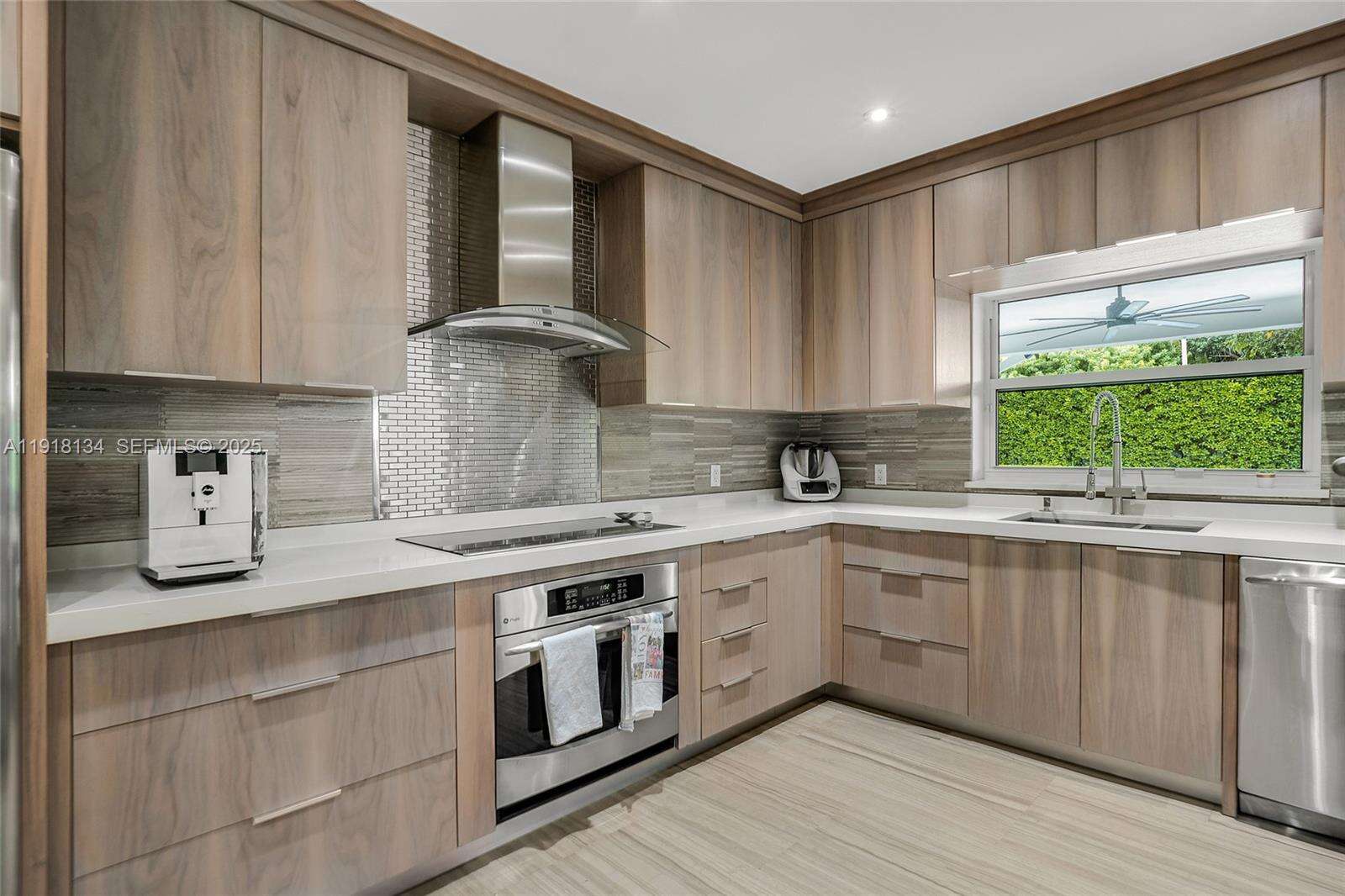 259 Shore Dr, Miami, FL 33133 | Picture 6