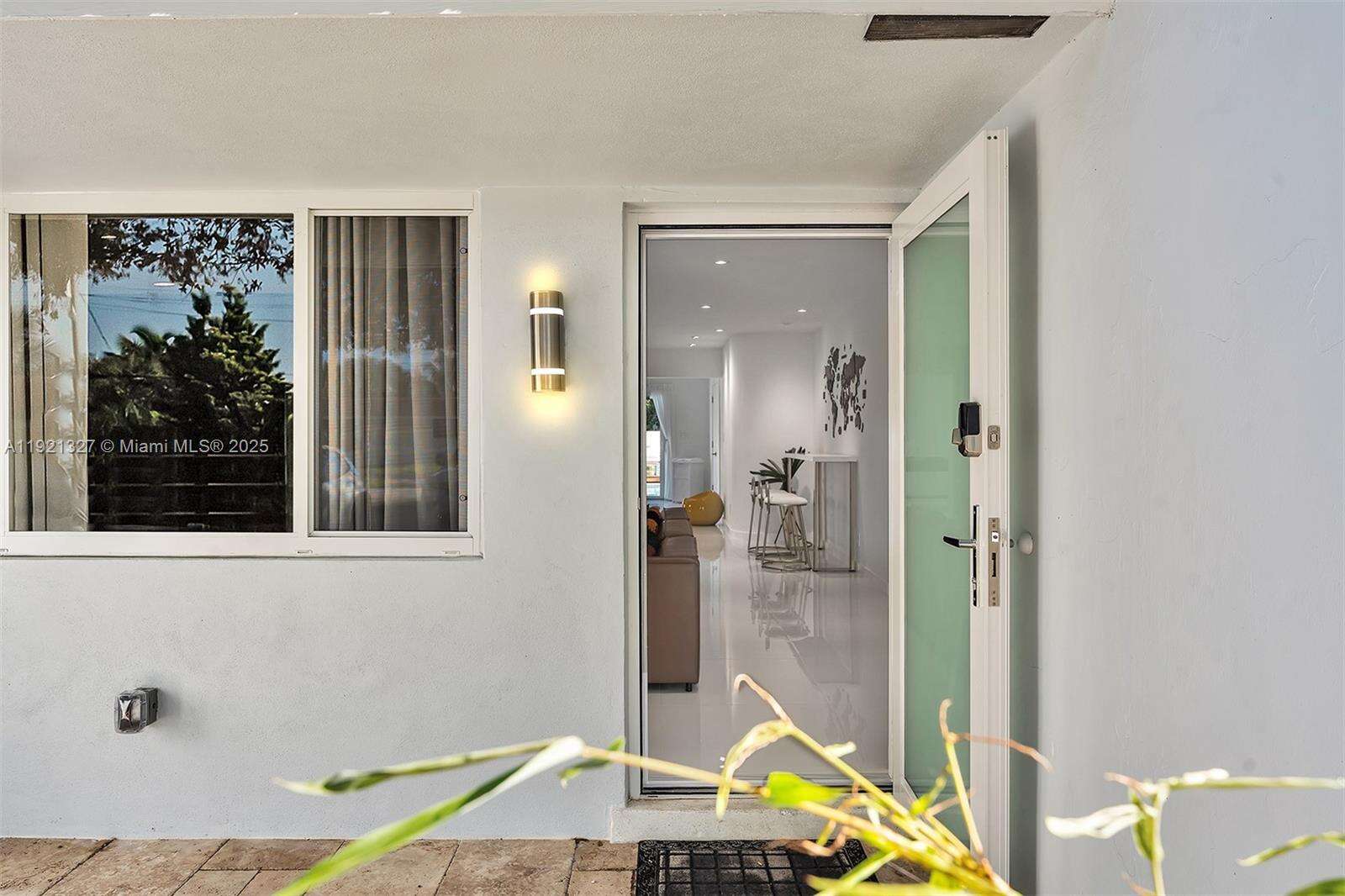 5005 Johnson St, Hollywood, FL 33021 - For Sale photo 2